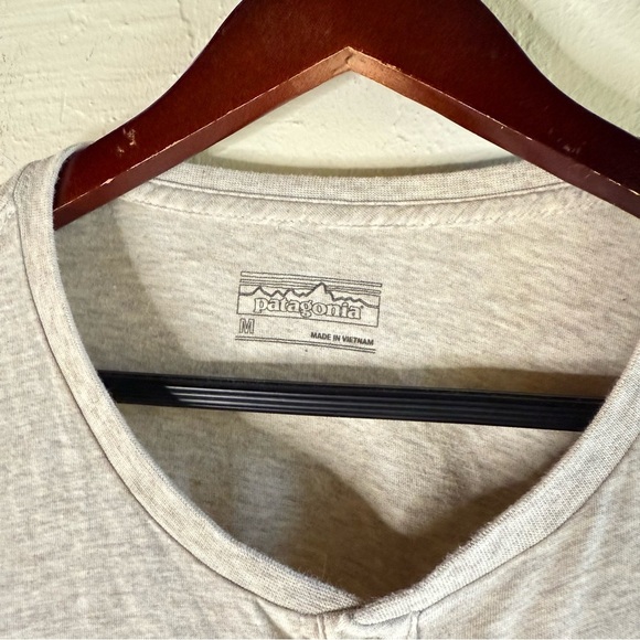 Patagonia Regenerative Organic Cotton Lightweight Henley Size Medium - Picture 3 of 6